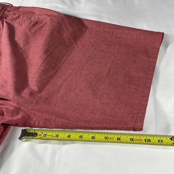 Old Navy mens weathered rose red Ultimate Slim flat front 10" shorts - size 40 - Picture 9 of 10
